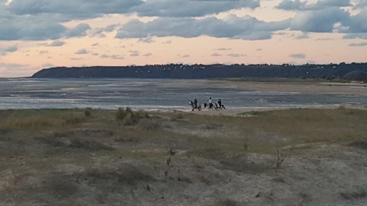 Gite De Jade, Mont Saint Michel Aucey-la-Plaine Exteriér fotografie